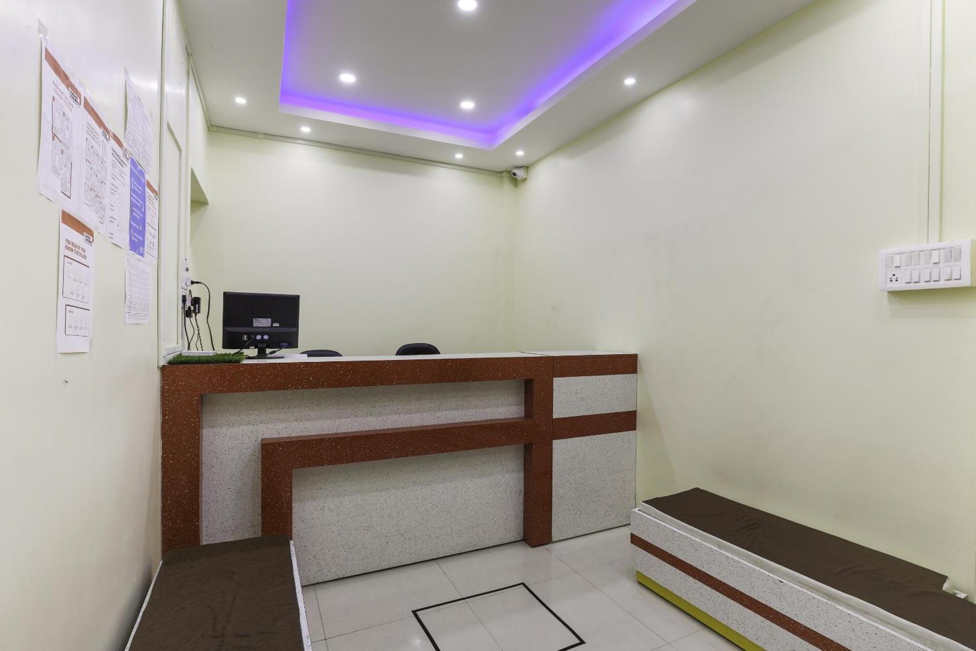 Collection O Hotel Kaku Palasbari Dış mekan fotoğraf