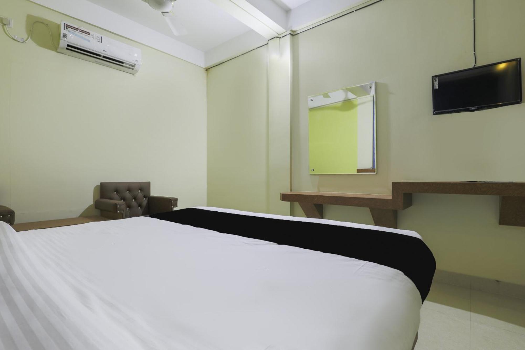 Collection O Hotel Kaku Palasbari Dış mekan fotoğraf