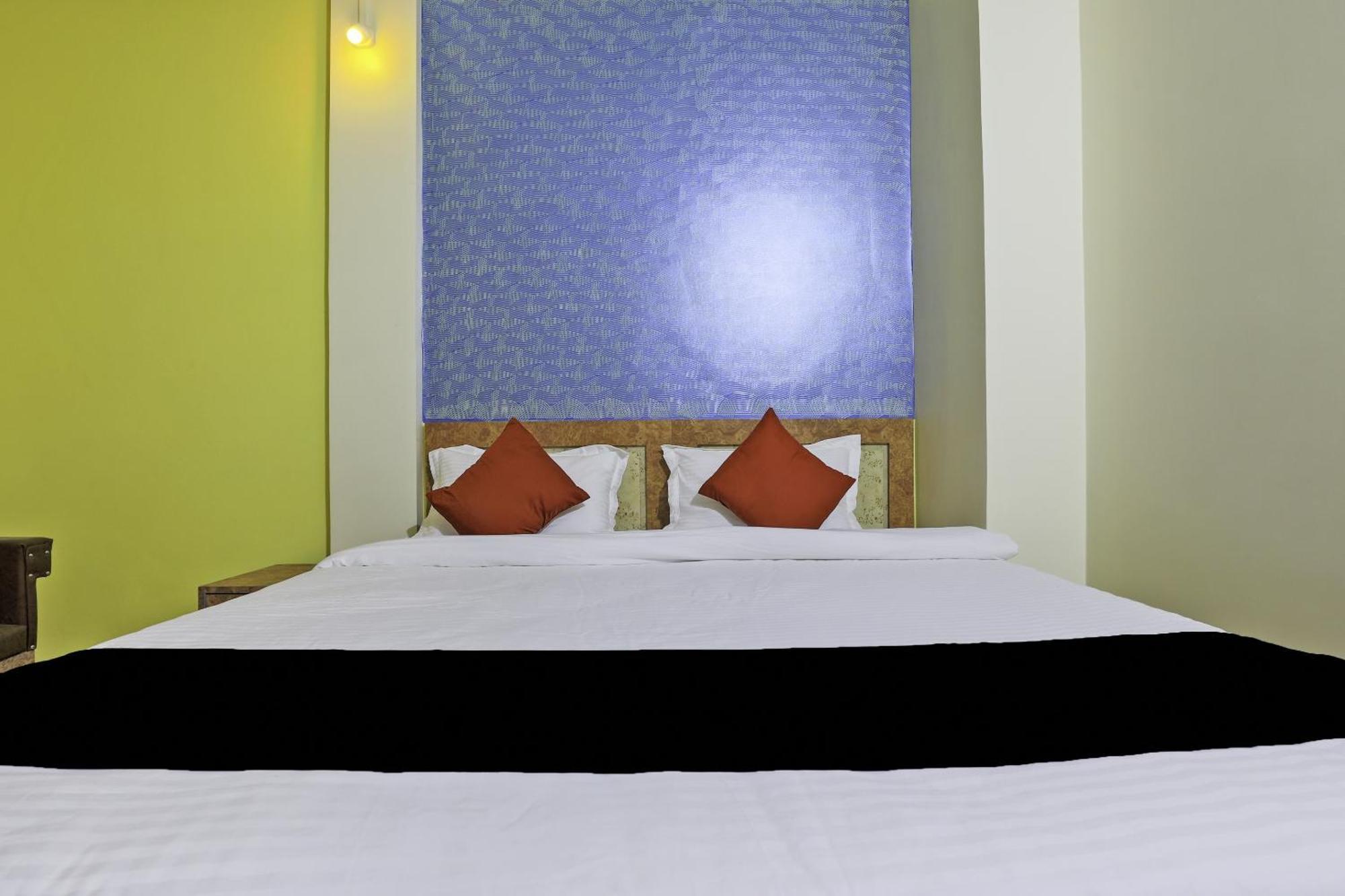 Collection O Hotel Kaku Palasbari Dış mekan fotoğraf