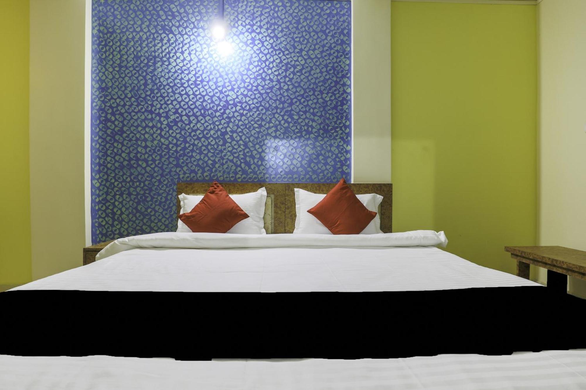 Collection O Hotel Kaku Palasbari Dış mekan fotoğraf