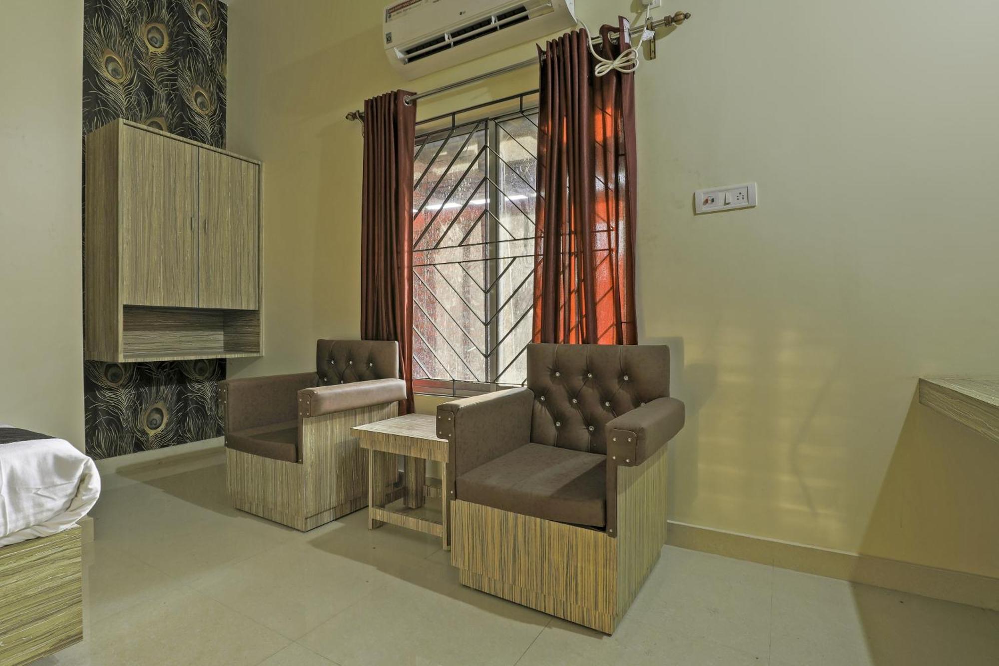 Collection O Hotel Kaku Palasbari Dış mekan fotoğraf