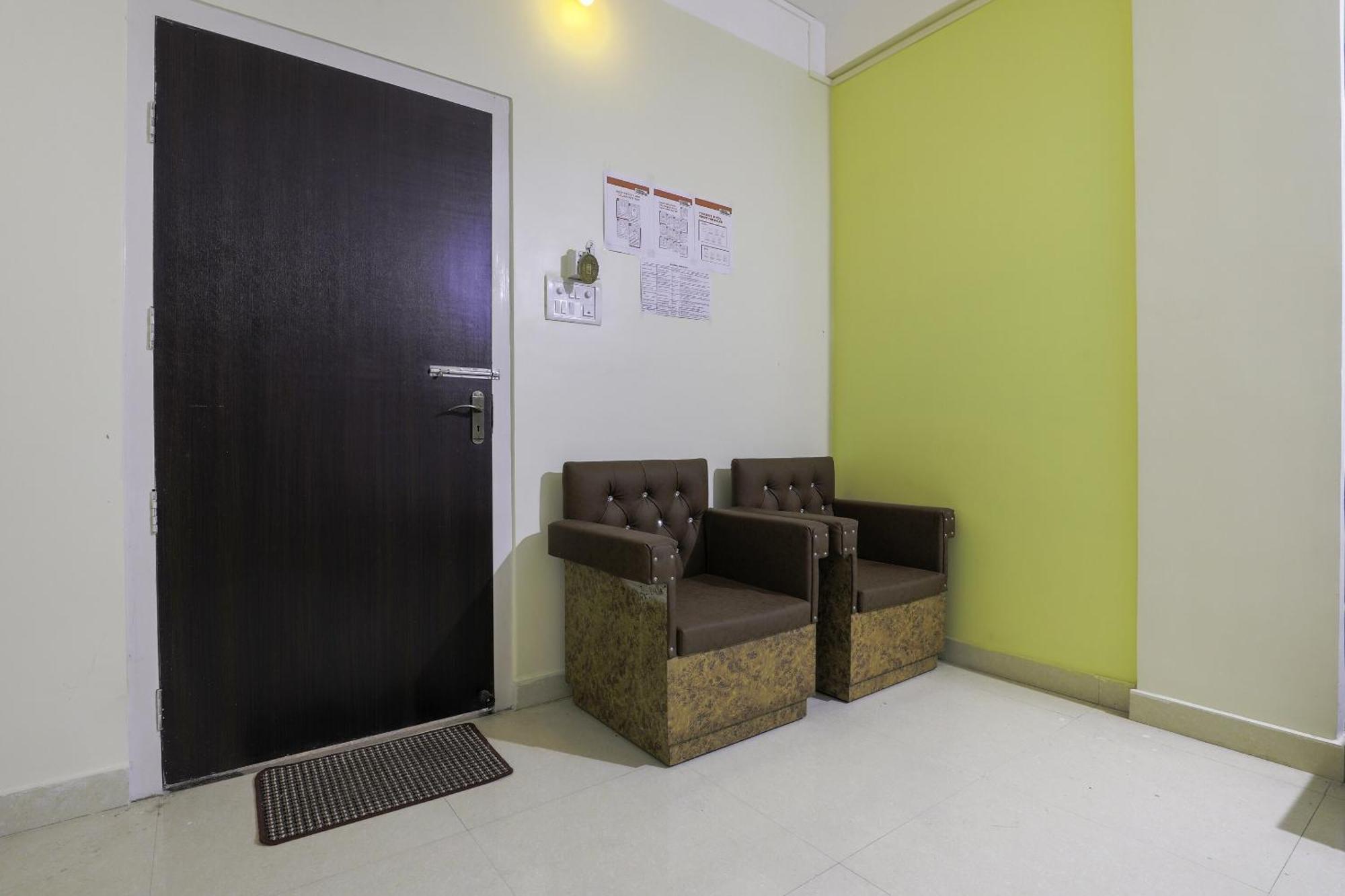Collection O Hotel Kaku Palasbari Dış mekan fotoğraf