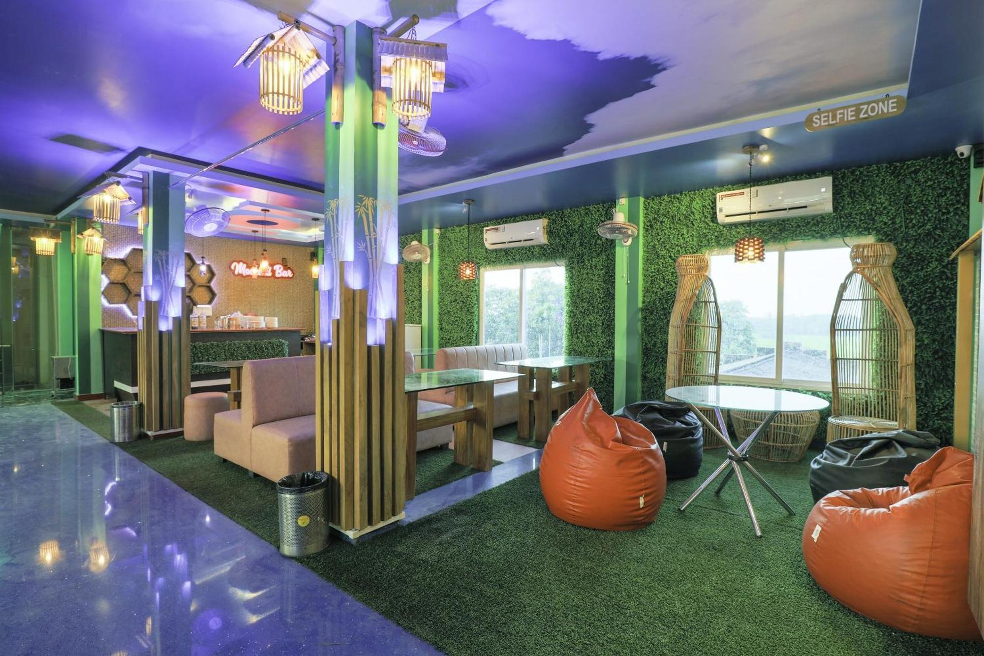Collection O Hotel Kaku Palasbari Dış mekan fotoğraf