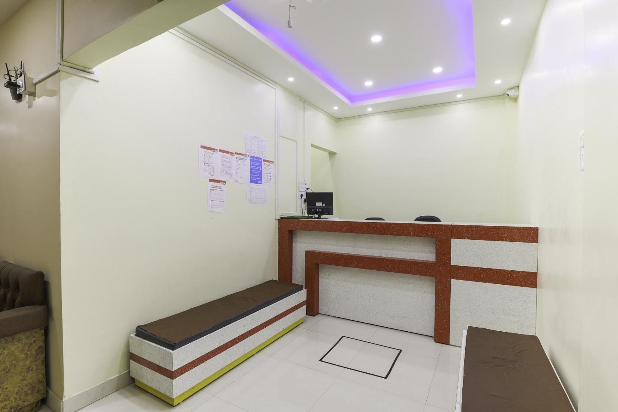 Collection O Hotel Kaku Palasbari Dış mekan fotoğraf