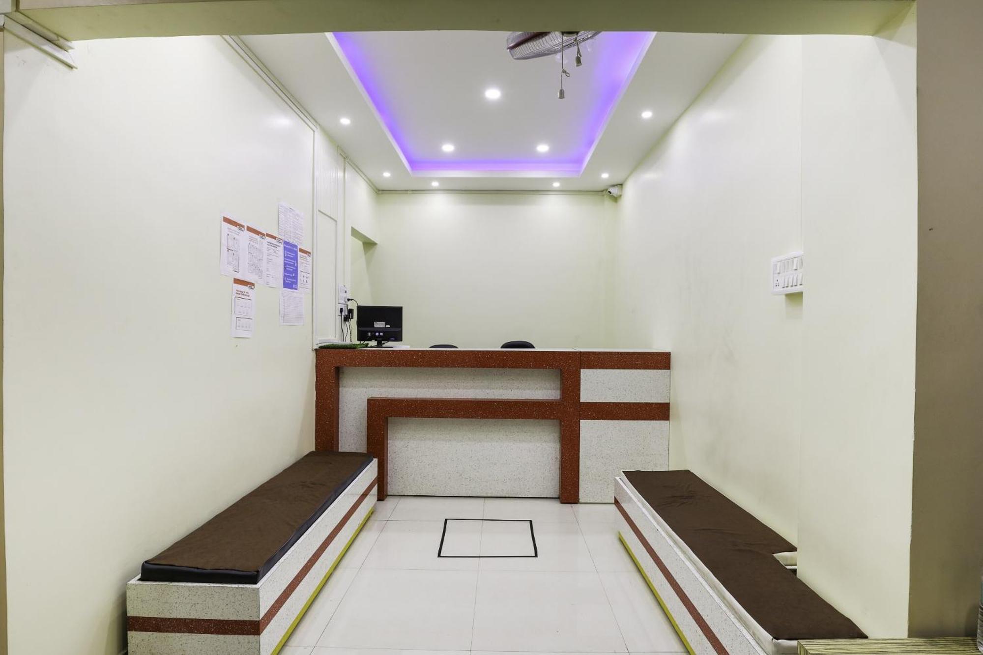 Collection O Hotel Kaku Palasbari Dış mekan fotoğraf