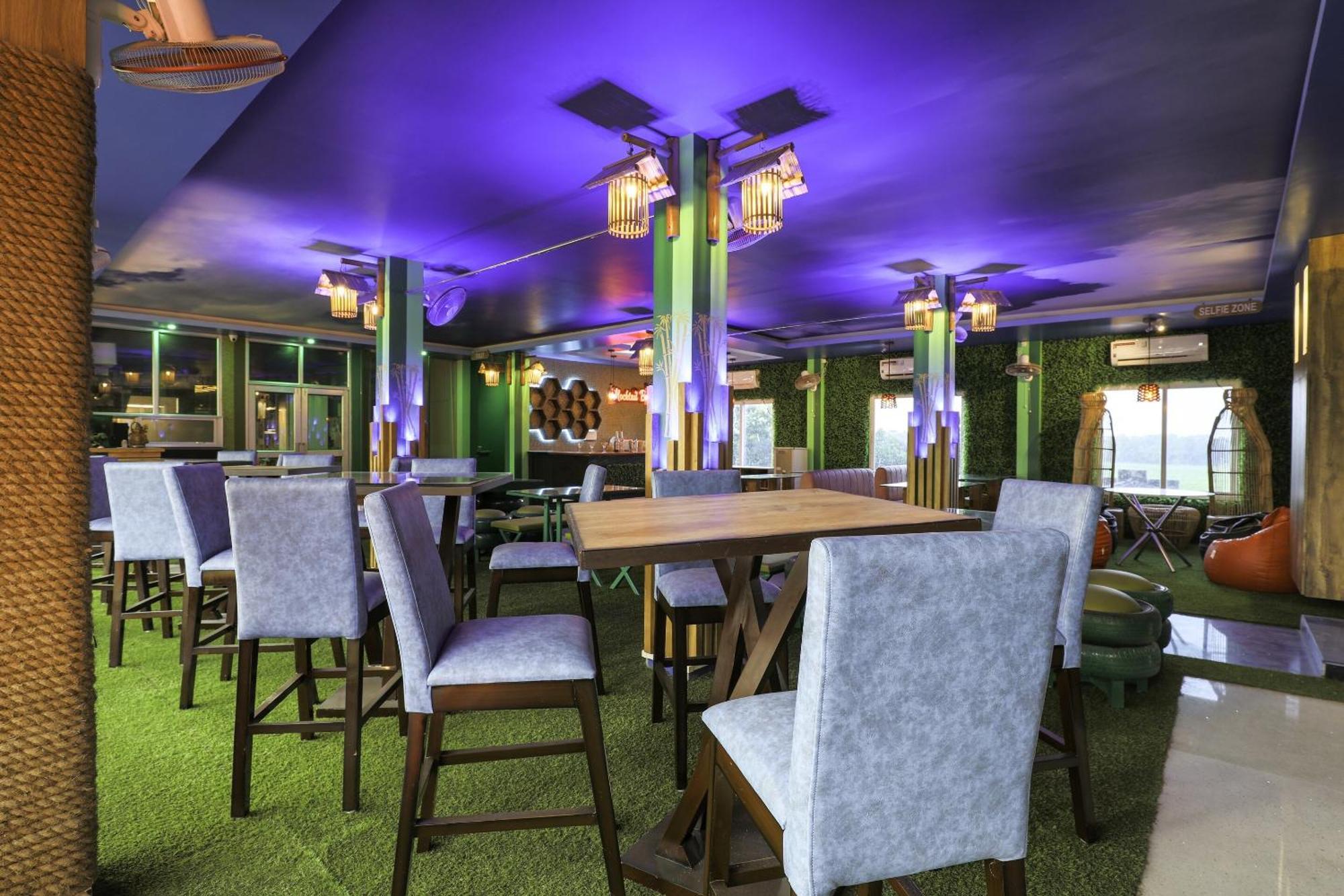Collection O Hotel Kaku Palasbari Dış mekan fotoğraf